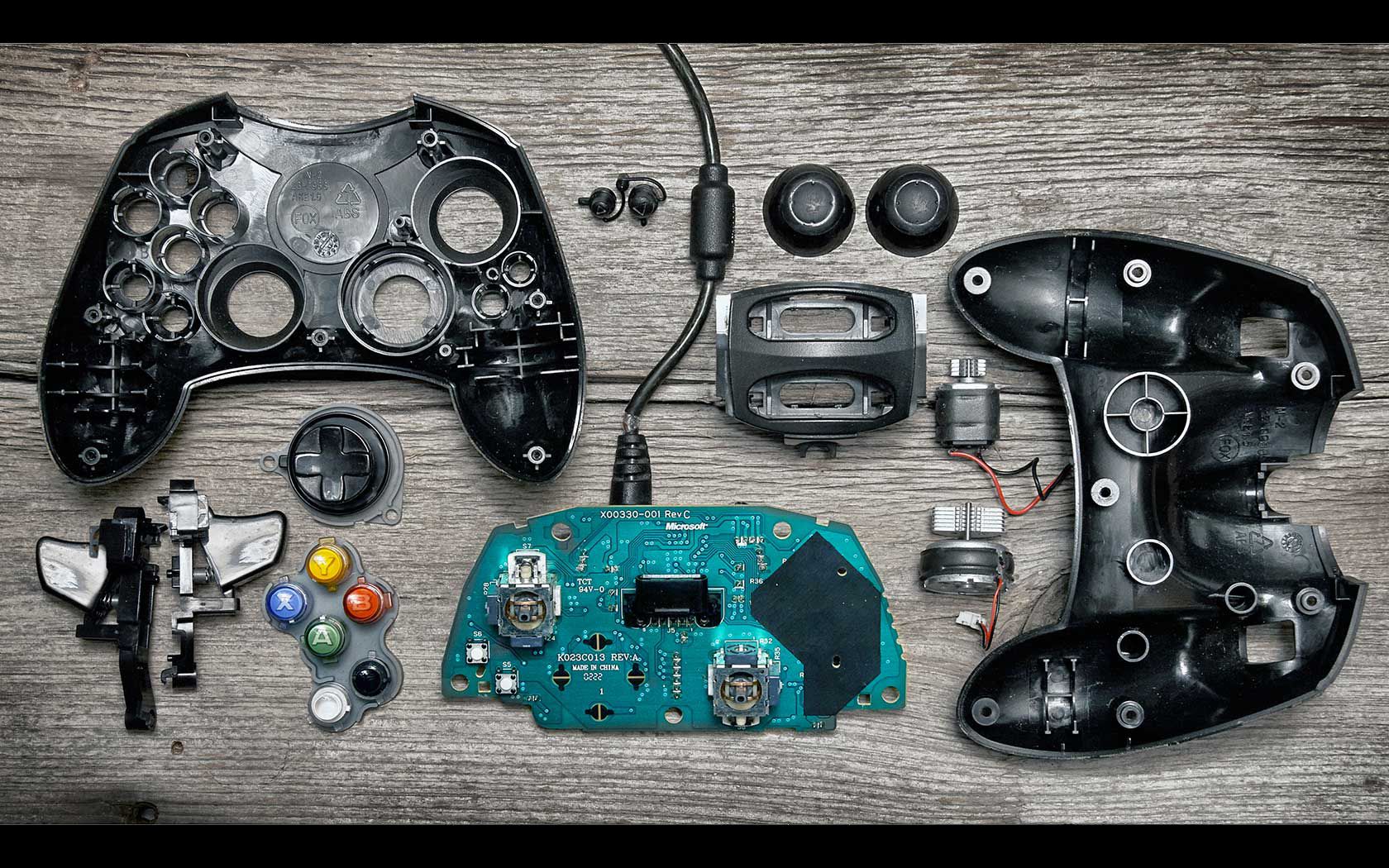 Controles de console são ainda mais lindos quando desmontados | Video game controller, Deconstruction, Classic video games