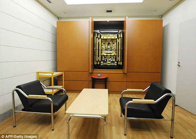 Apelo final: a sala onde os presos podem se encontrar com um capelão antes de serem enforcados na casa de detenção de Tóquio