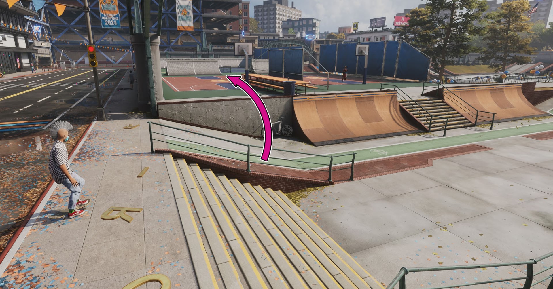 A captura de tela do Skater 4 de Tony Hawk mostrando um personagem voltado para uma parte do skate e uma seta rosa mostrando uma seção específica do mapa.