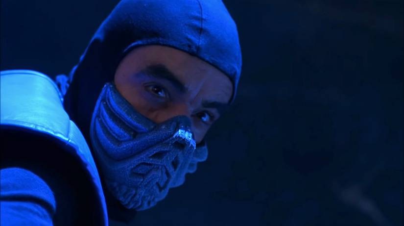 Um ainda de Sub-Zero do filme Mortal Kombat de 1995