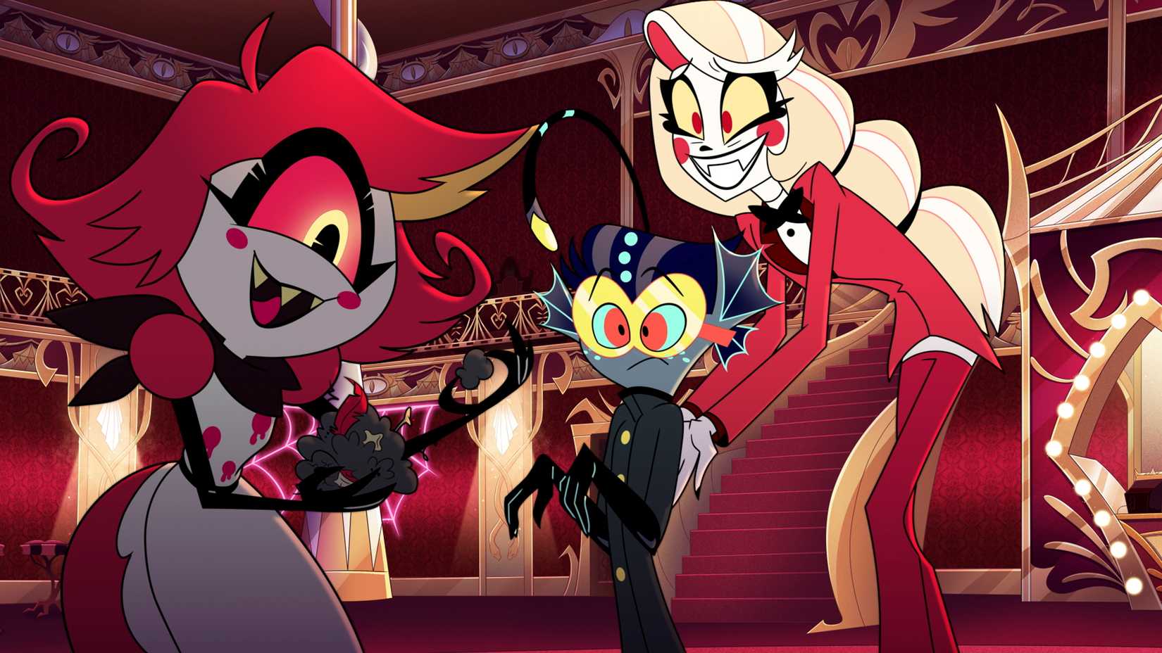 Charlie Morningstar, um demônio humano com cabelos loiros longos, sorri desajeitadamente enquanto inaugurando um demônio curto e com cabeça de barbatana para sorrir Nffty de um olho no Hazbin Hotel temporada 2