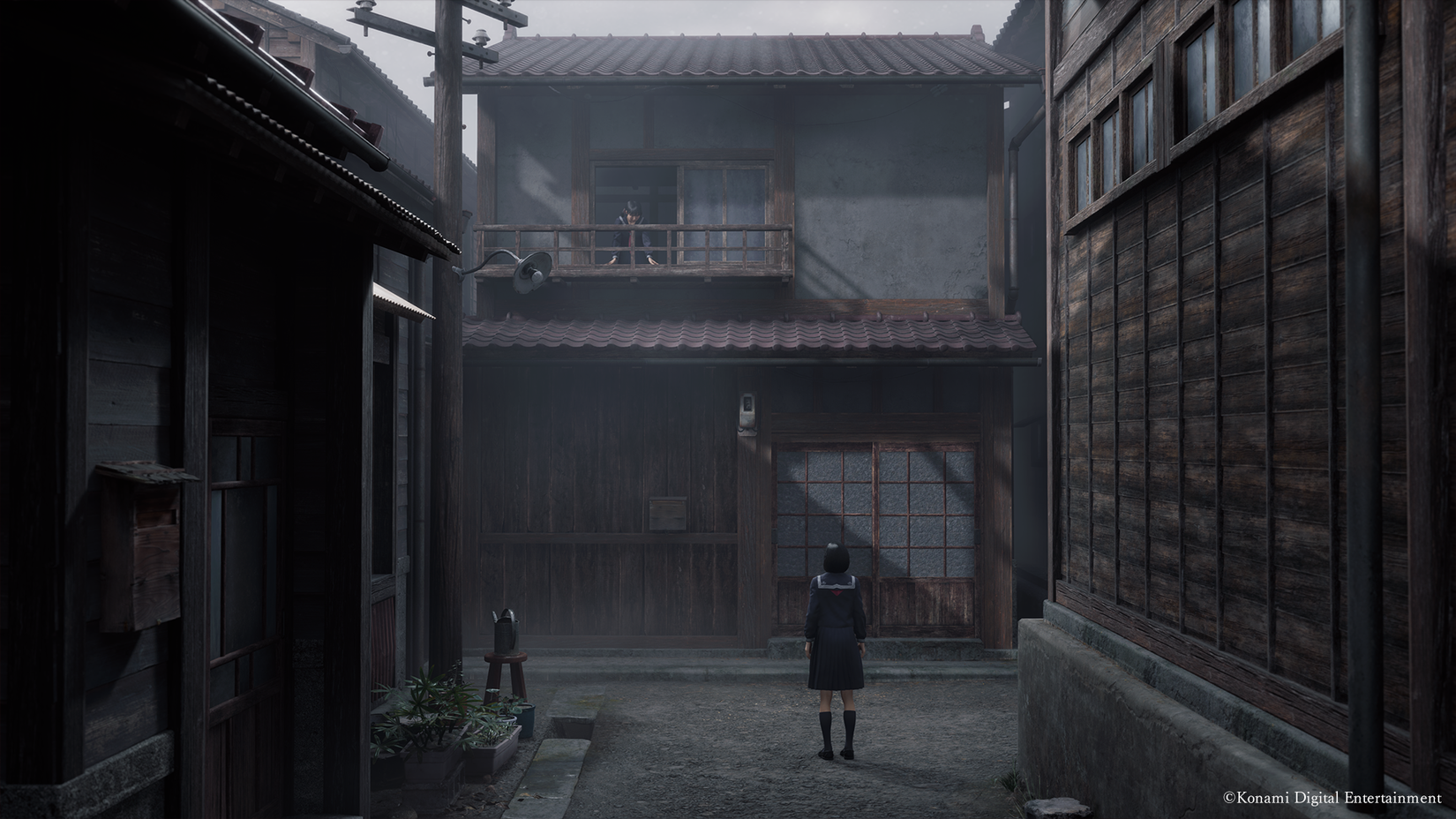 Hinako fala com Sakuko em uma captura de tela de Silent Hill F