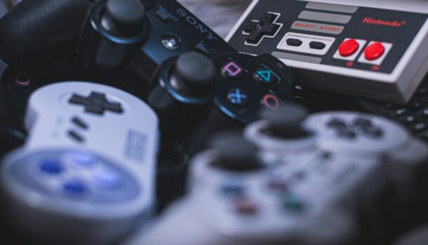 white sony ps 4 game controller