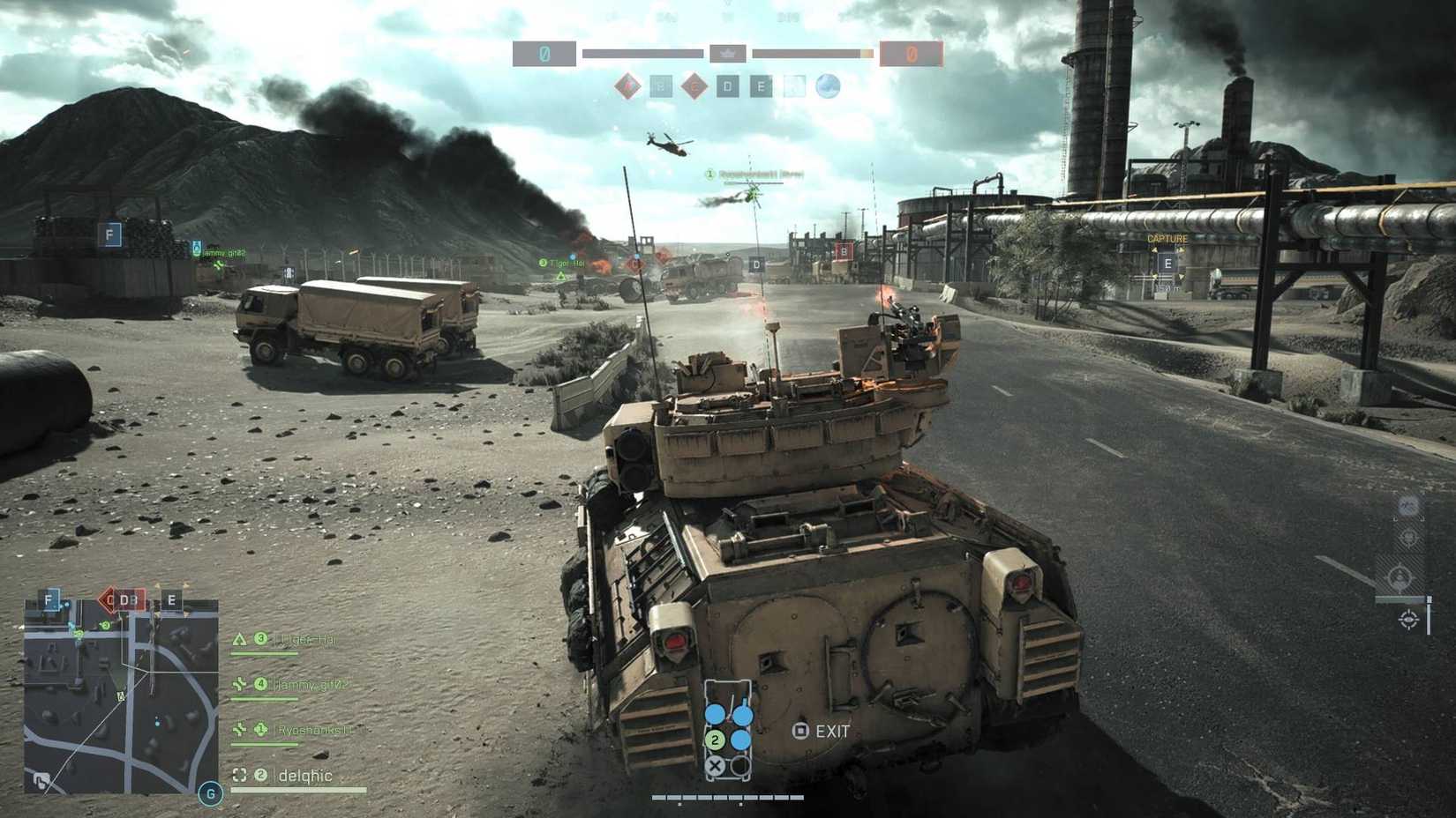 O jogador em um tanque na Operação Firestorm em Battlefield 6 com um helicóptero no céu à distância.