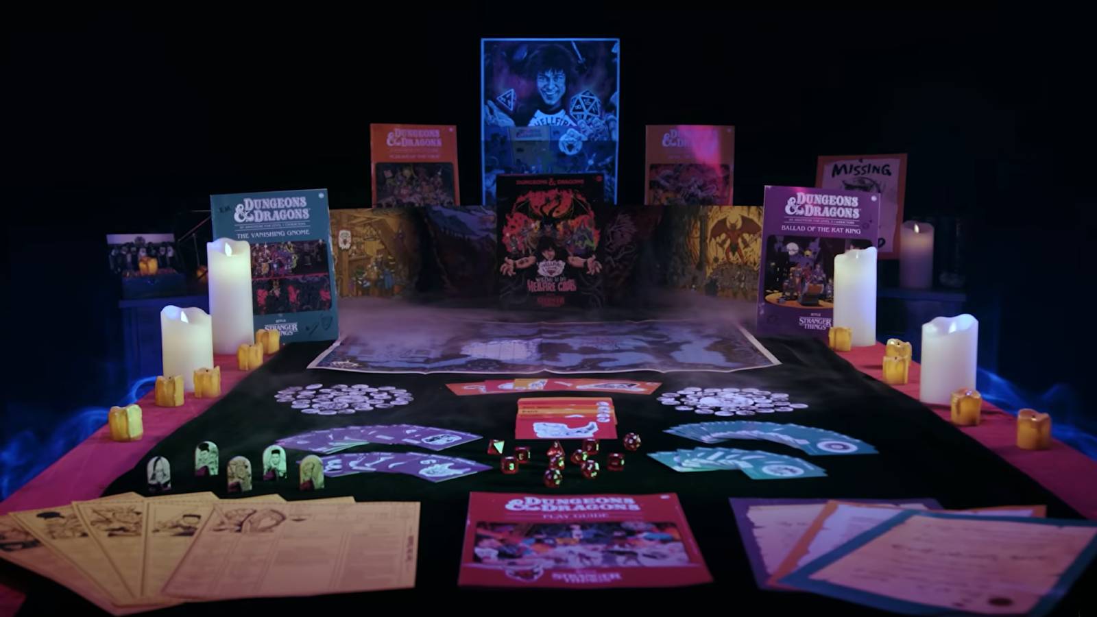 O conjunto Stranger Things DnD está colocado sobre uma mesa, cercado por neblina.
