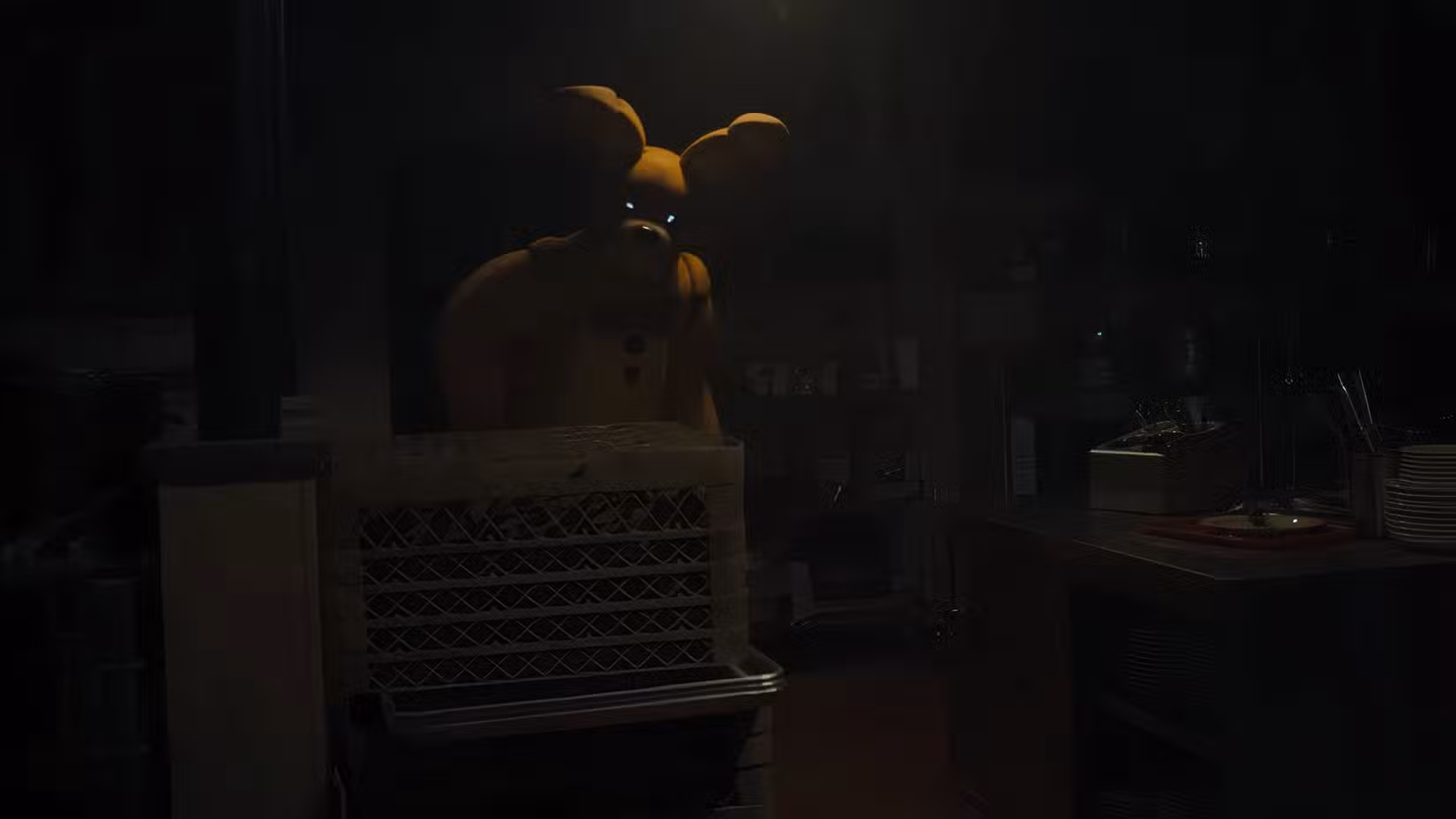 Springtrap surge na escuridão.
