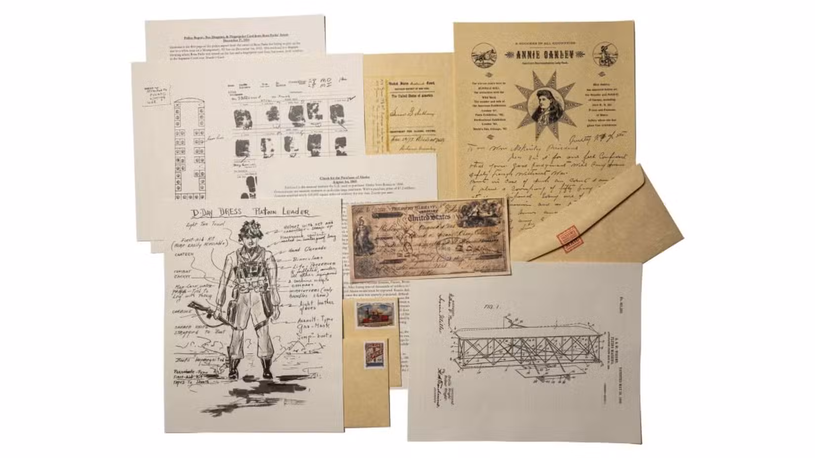 Réplicas de documentos históricos em um fundo branco
