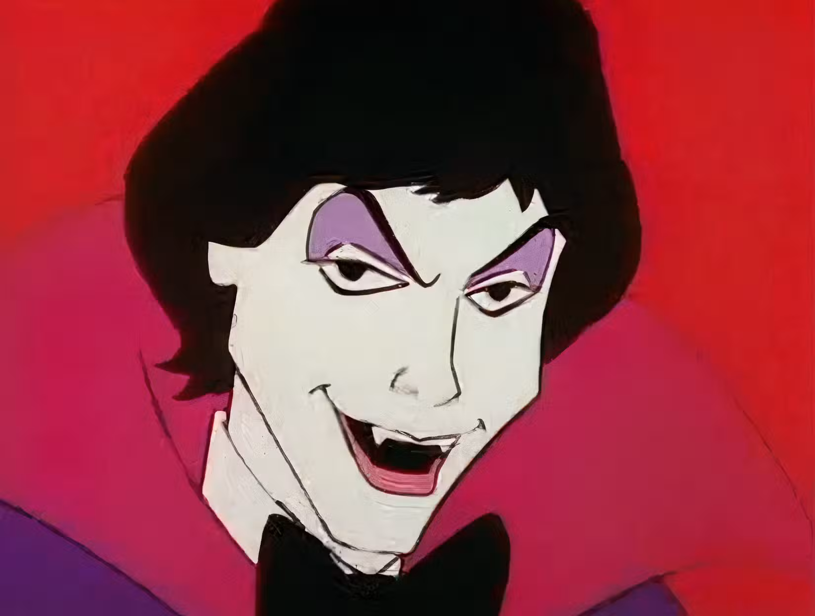 Um close de Drak Jr., do Drak Pack, um vampiro adolescente com pele branca como papel, cabelo preto, muito delineador roxo, gravata borboleta preta e um grande sorriso de presas