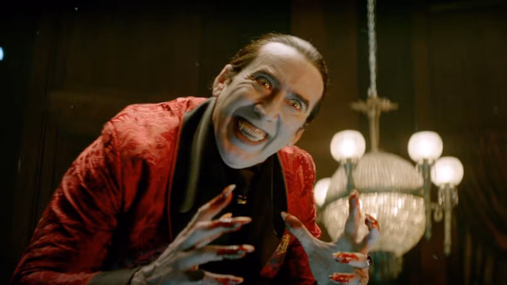 Nicolas Cage como Drácula no filme Renfield
