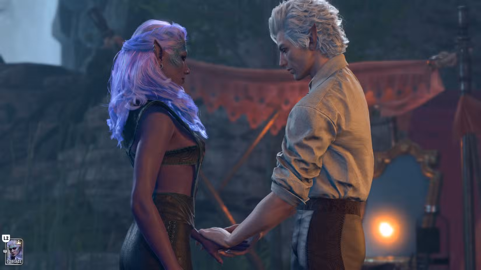 Astarion dá as mãos à personagem feminina.