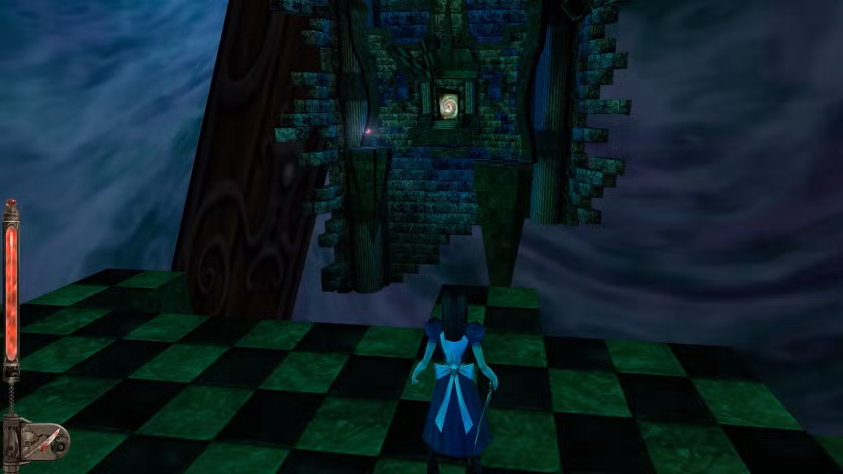 Alice está em terra firme, embora as paredes tenham cedido, revelando uma tempestade infinita e rodopiante.