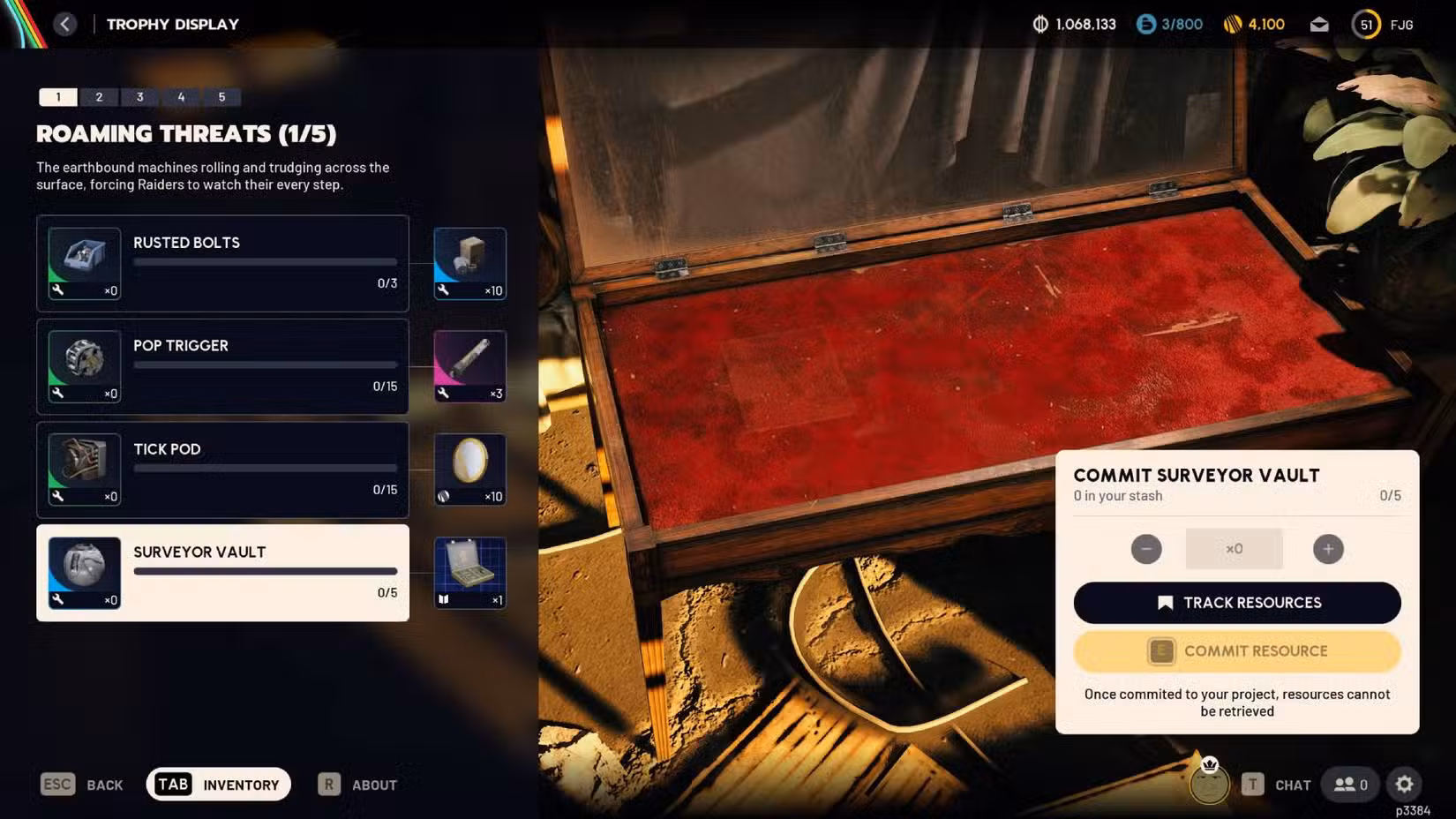 O projeto Trophy Display no Arc Raiders mostrando a opção de comprometer cofres de topógrafos.