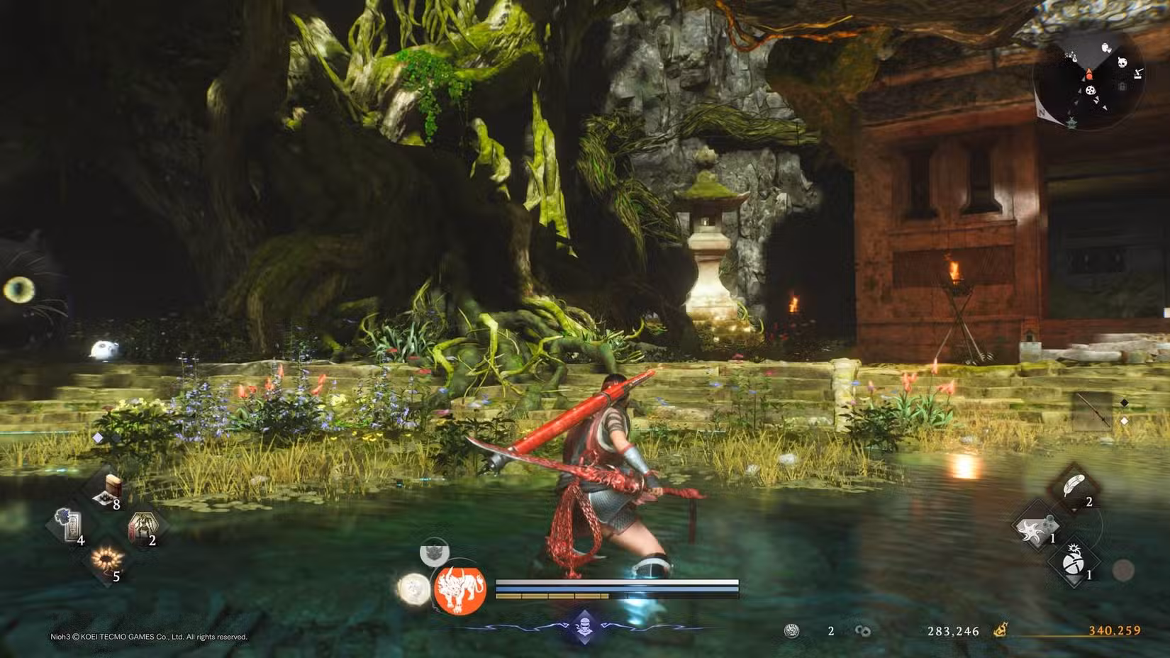 O jogador em Nioh 3 empunhando uma Espada Ninja.