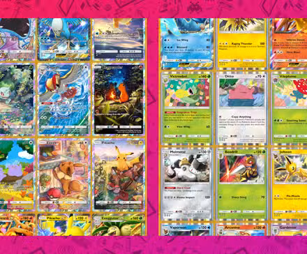 Um gráfico de cartas dispostas no Pokémon TCG Pocket. Existem cartas artísticas completas de Pokémon Ditto, Pidgeot e Charmander, todas alinhadas em uma variedade de cartas digitais.