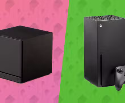 Uma Steam Machine fica ao lado de um Xbox Series X.