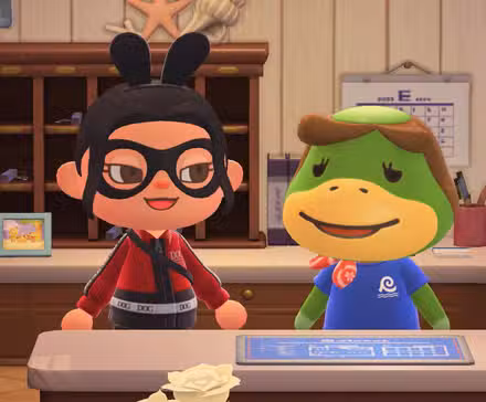 Um personagem sorridente do ACNH ao lado de uma mulher kappa atrás do balcão de um hotel.