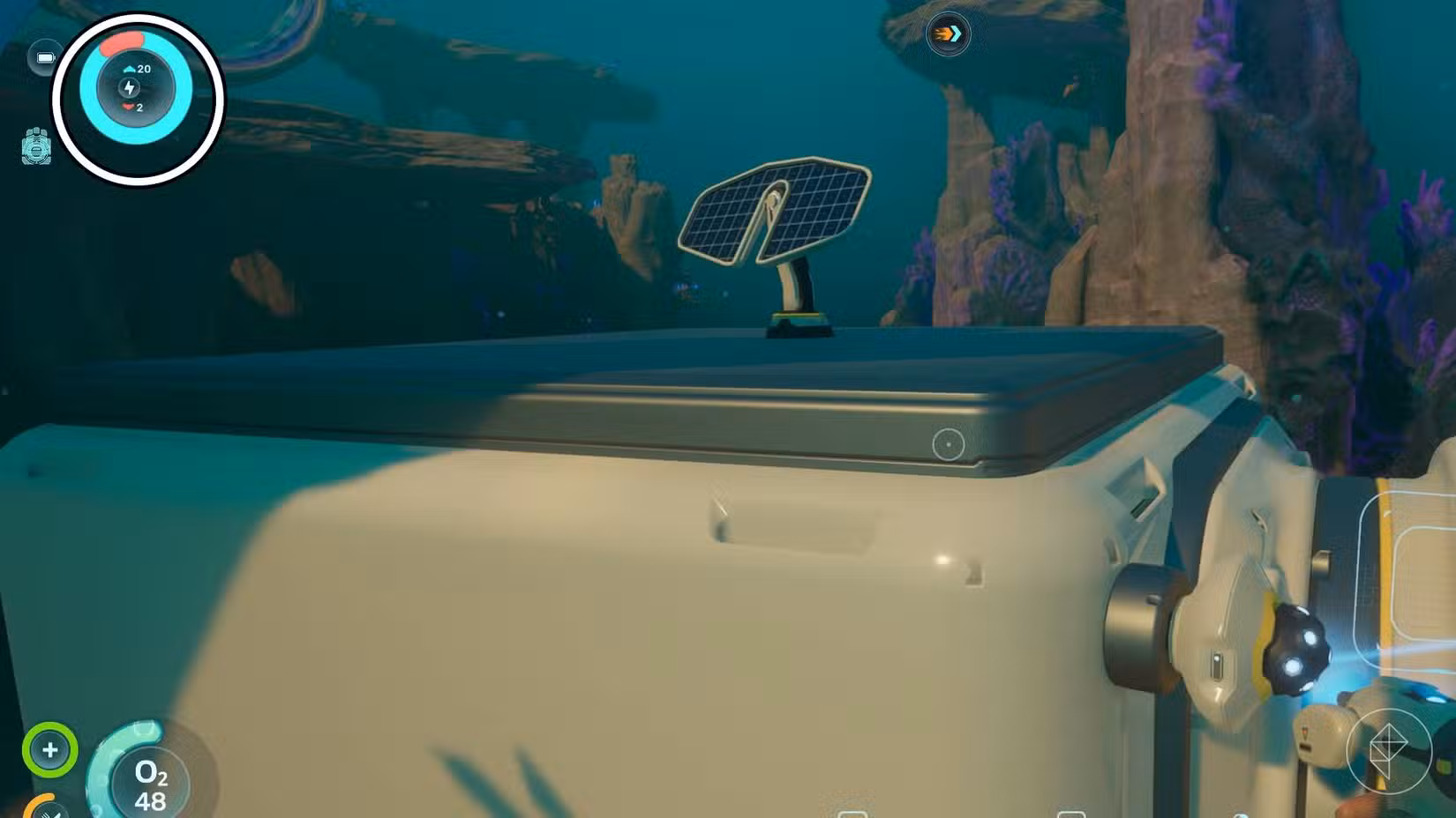 Uma base no Subnautica 2 com o widget de energia em destaque