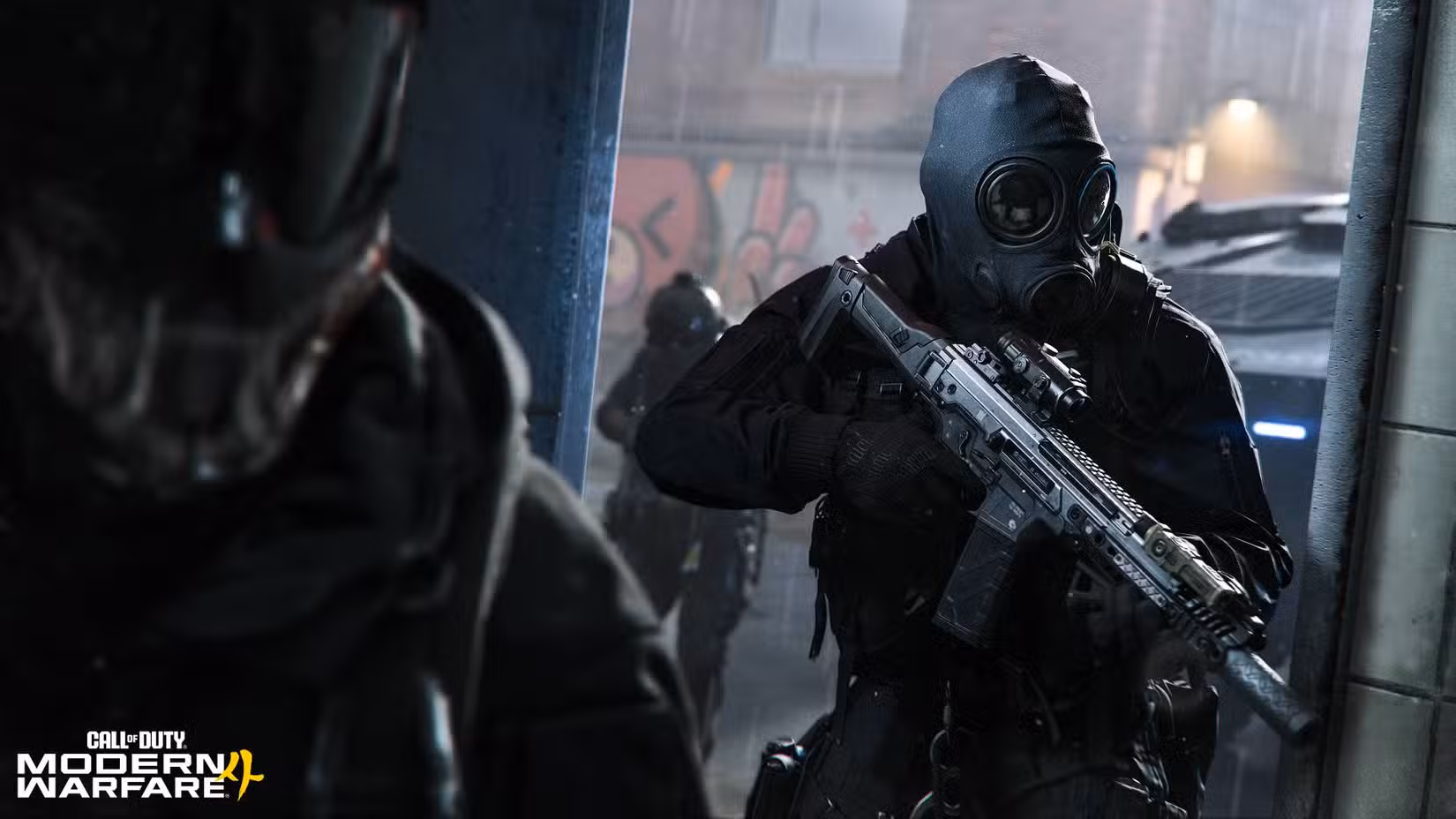 Um soldado em Modern Warfare 4 entrando em uma porta com uma máscara de gás.