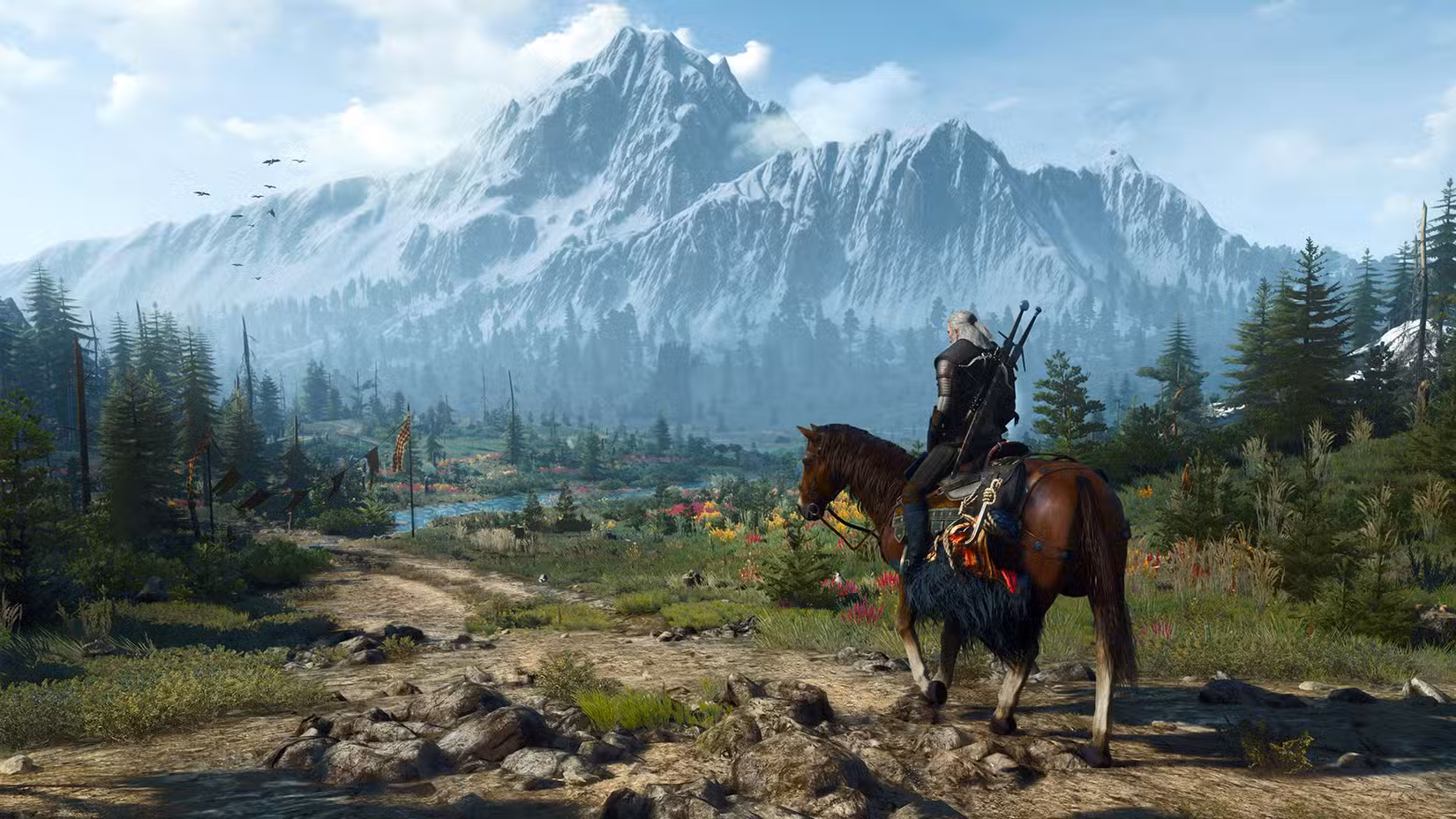 Geralt de Rivia, em seu cavalo Roach, examina a natureza selvagem do continente em The Witcher 3: atualização de próxima geração do Wild Hunt