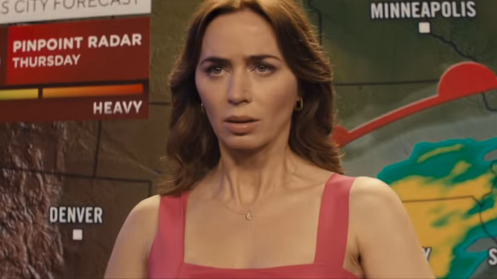Emily Blunt como meteorologista no trailer do Disclosure Day