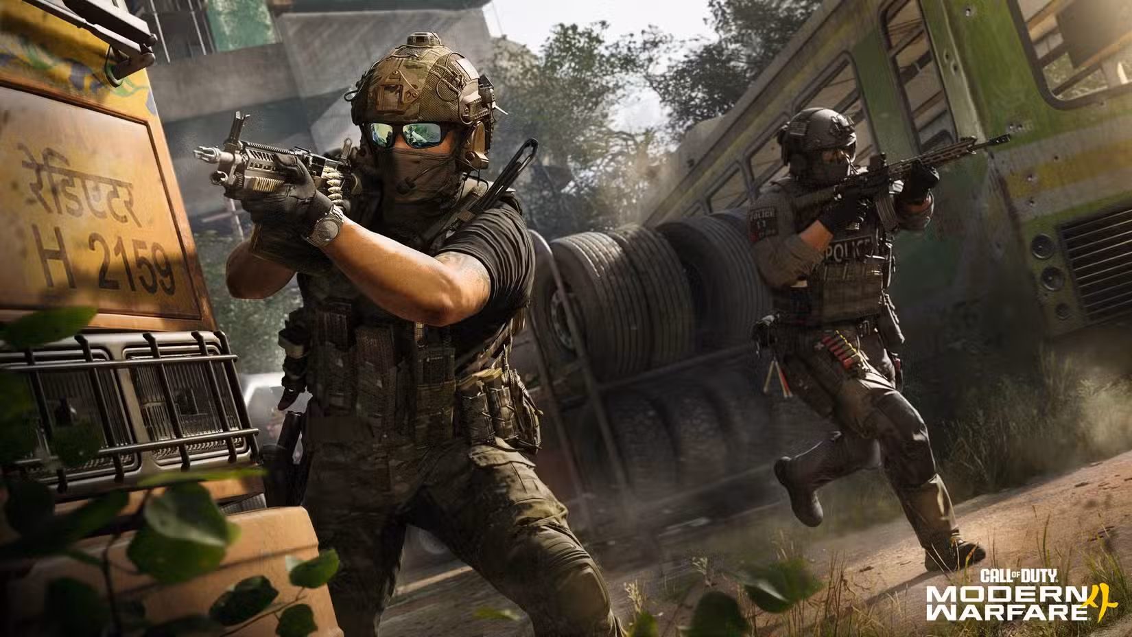 Dois soldados em Modern Warfare 4, um atirando em cobertura e o outro correndo enquanto mira.