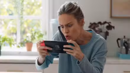 Brie Larson perdendo em Fortnite no Nintendo Switch