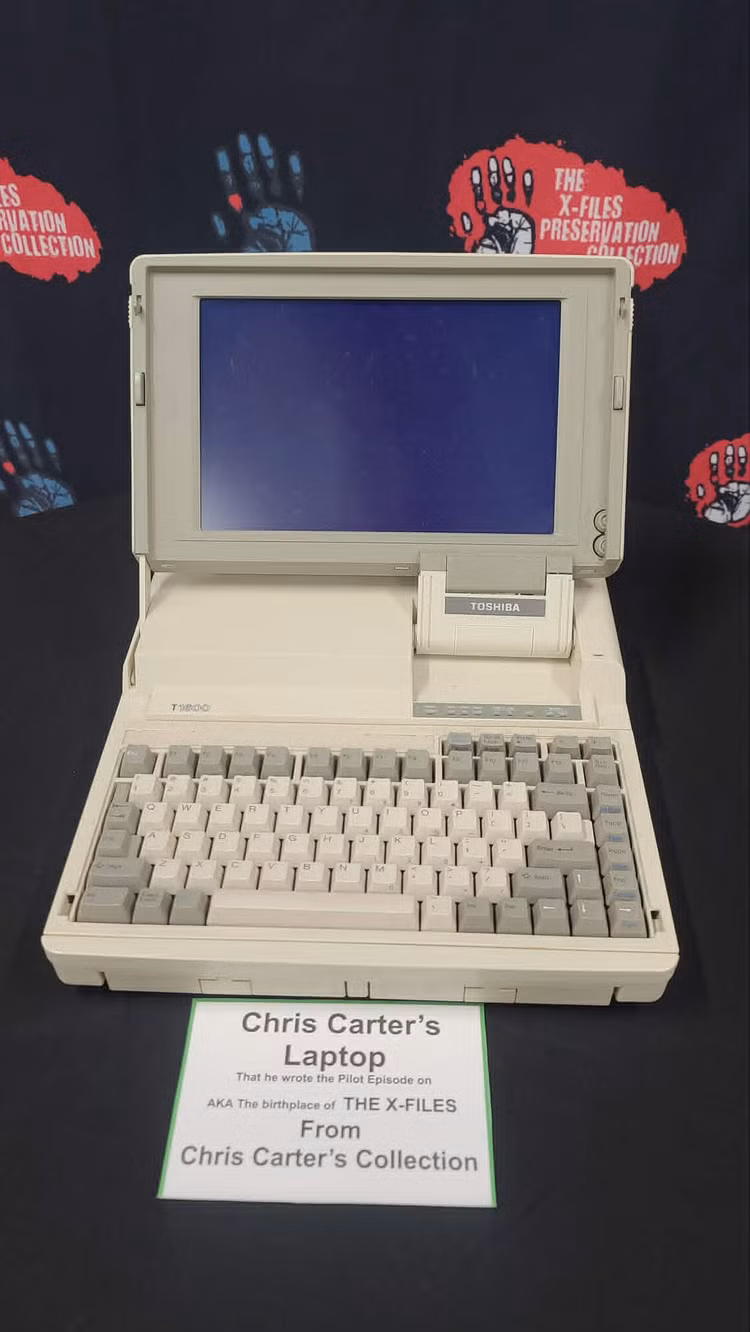 Laptop do museu dos Arquivos X