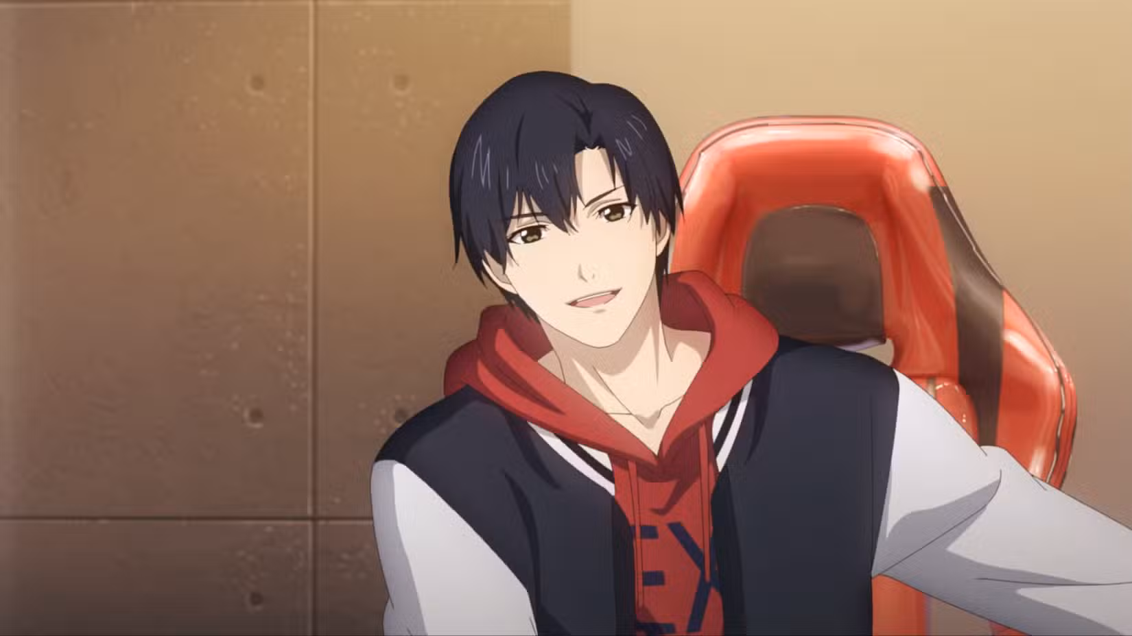 Um jovem com cabelo preto sentado em sua cadeira de jogo vermelha em The King's Avatar