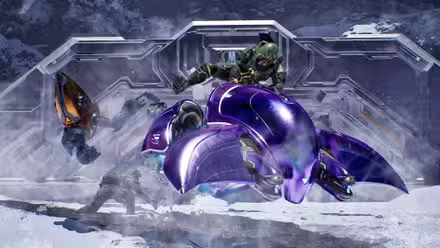 Master Chief expulsa um Grunt de um fantasma em Halo Campaign Evolved