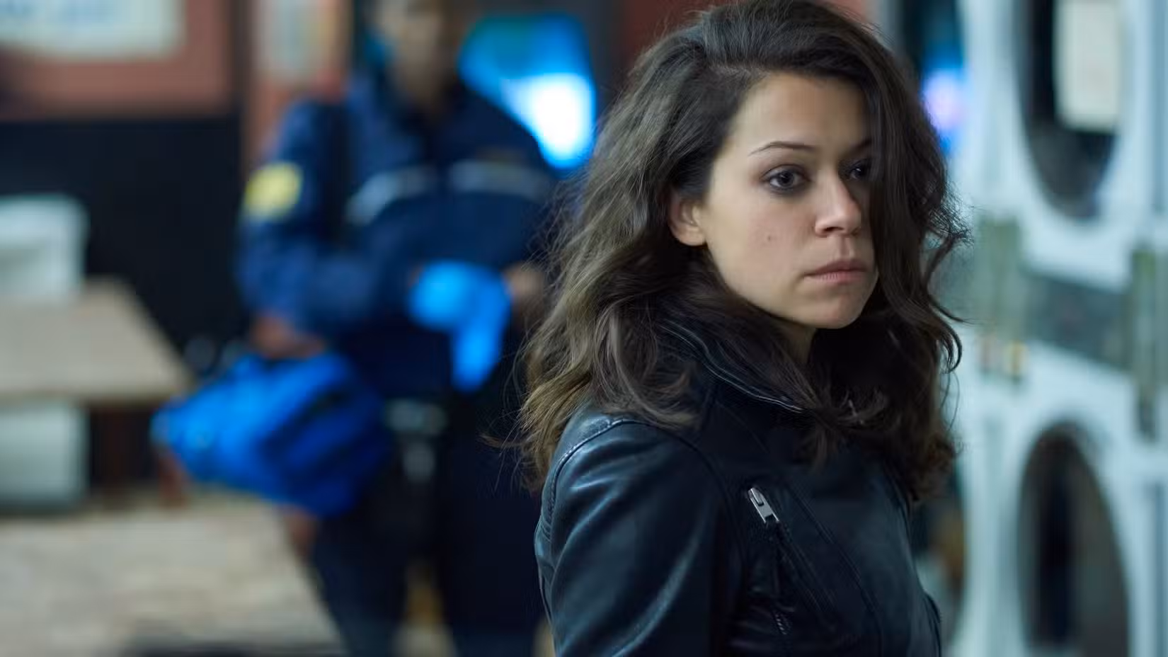 Tatiana Maslany como Sarah em Órfão Negro