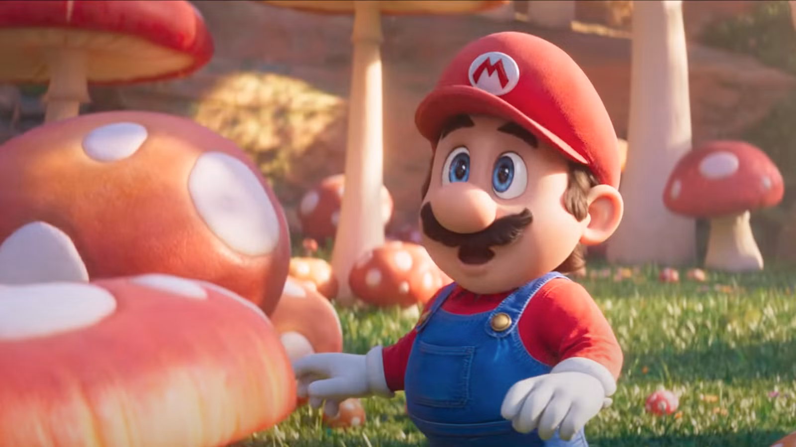 Mario (italiano) fica maravilhado entre os cogumelos (não italianos) que o cercam no filme Super Mario Bros.