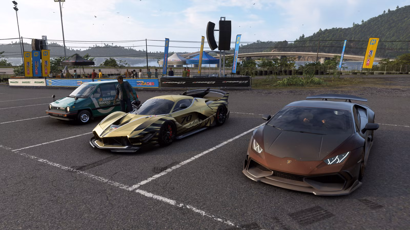 Três carros estacionados em um estacionamento no Forza Horizon 6.
