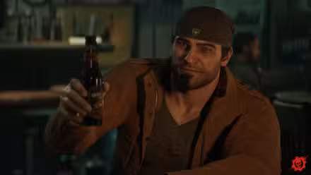 Marcus Fenix ​​levanta uma cerveja na mão