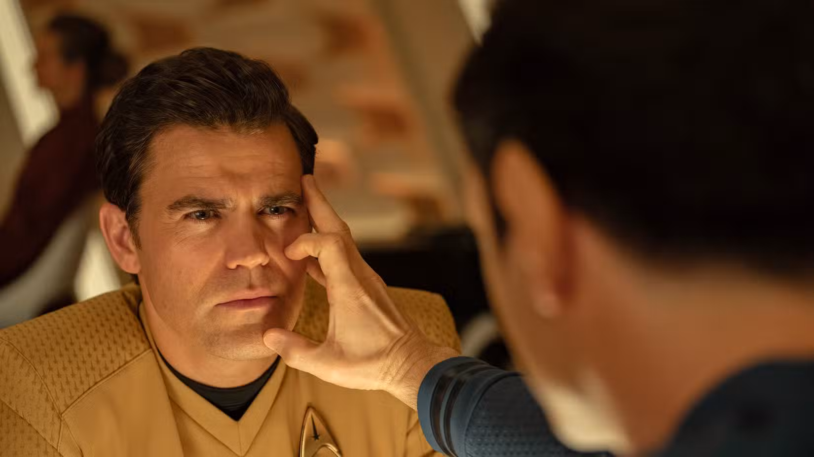James T. Kirk (Paul Wesley) se funde com Spock (Ethan Peck) em Star Trek Strange New Worlds