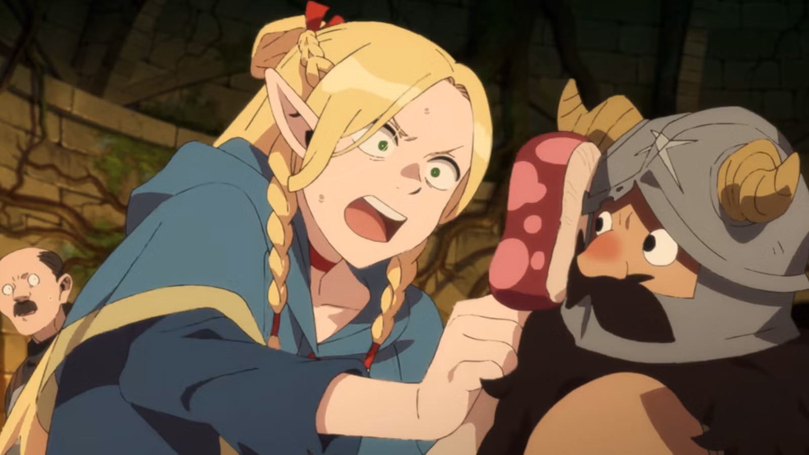 Marcille, o mago meio-elfo, enfia furiosamente uma fatia de cogumelo no rosto de Senshi, o anão, em Delicious in Dungeon, da Netflix