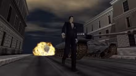 James Bond foge de uma explosão em São Petersburgo em GoldenEye 007