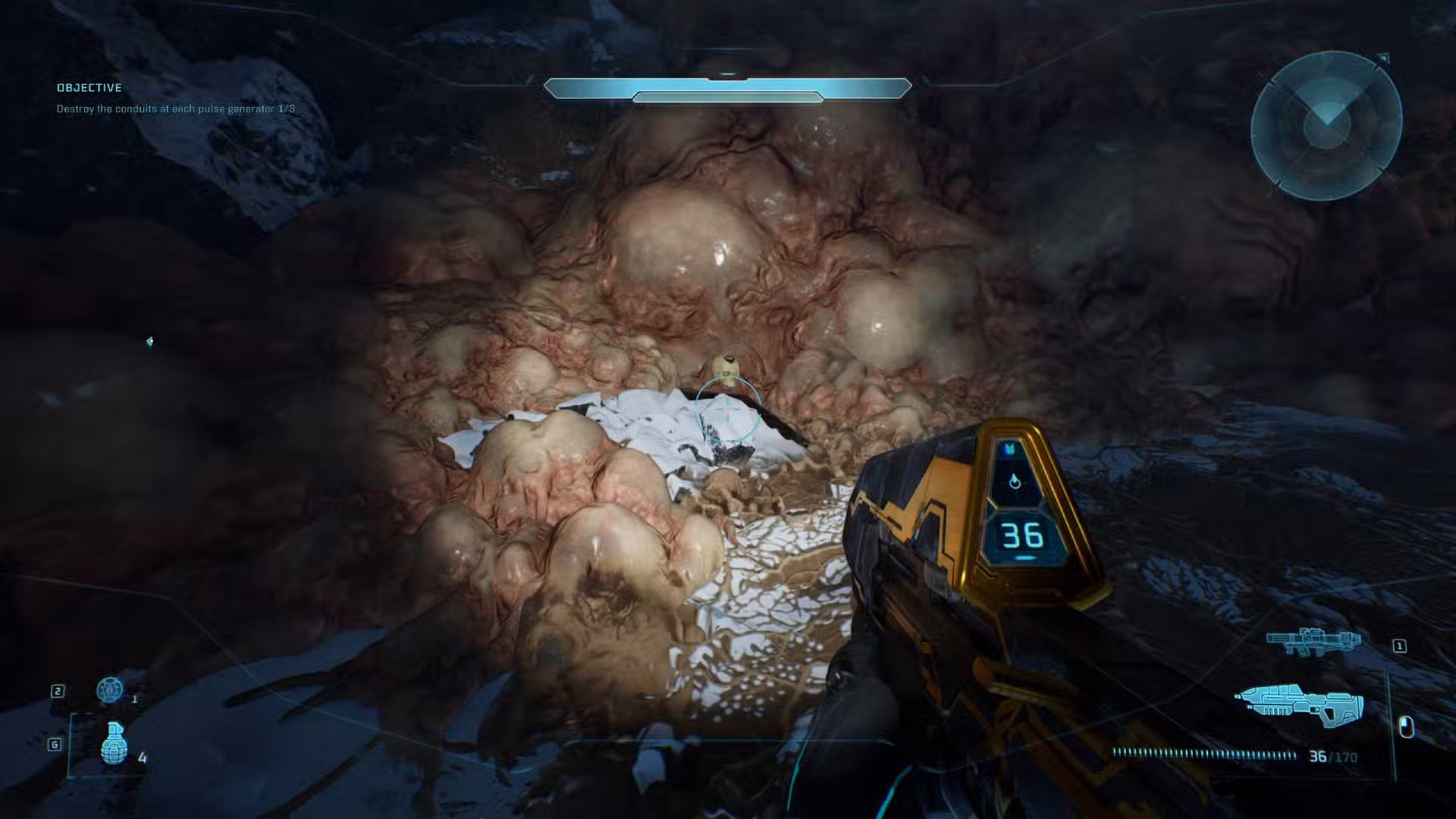 O jogador em Halo: Campaign Evolved olhando para a caveira Black Eye.