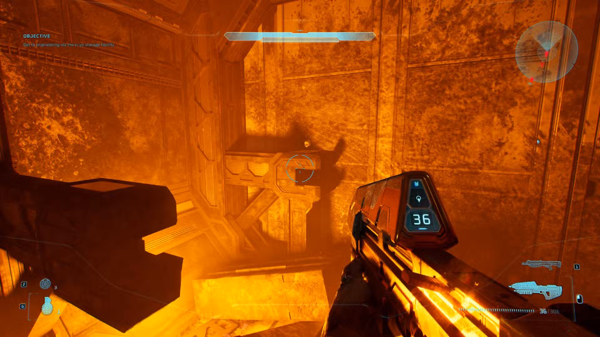 O jogador em Halo: Campaign Evolved olhando para a caveira Stowed Reload de longe.