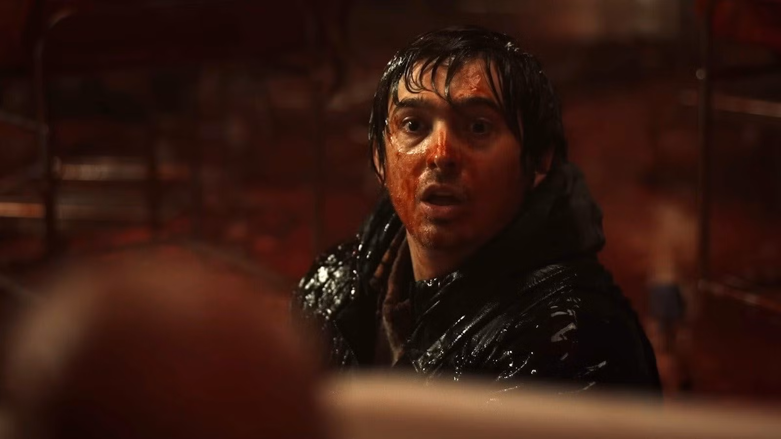 O novo trailer do filme Resident Evil de Zach Cregger está cheio de ovos de Páscoa