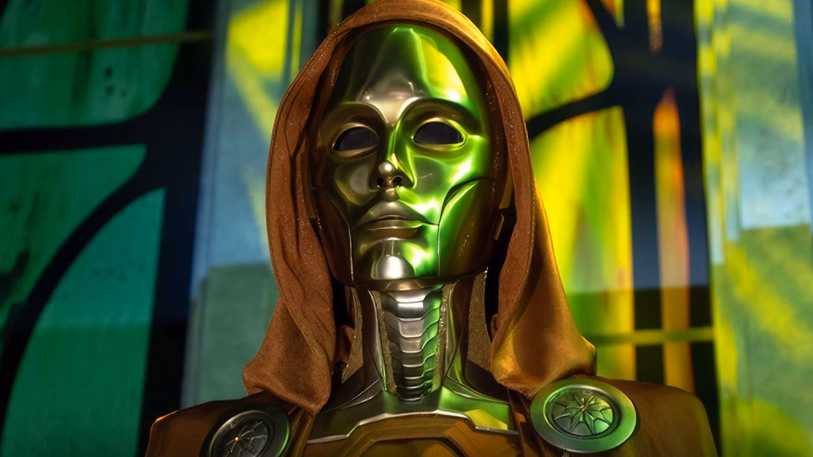 O traje de bruxa letã da Marvel apresenta um personagem misterioso para Vingadores: Dia do Juízo Final
