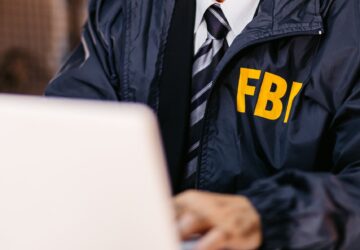Ameaça cibernética ativa: NSA, FBI e CISA alertam para ataques com IA a infraestruturas críticas dos EUA