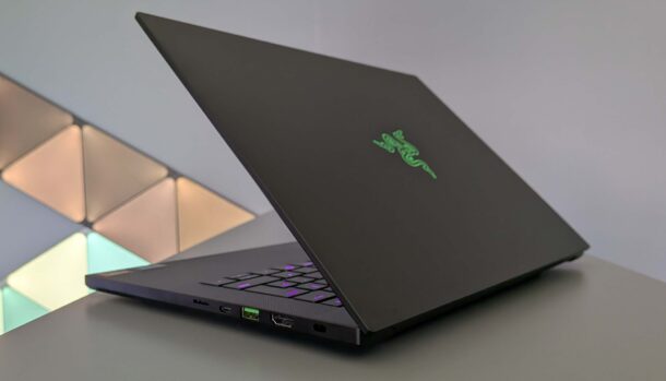 Aposta de R$ 5 mil: gamer recebe laptop Razer de R$ 30 mil por erro de etiqueta