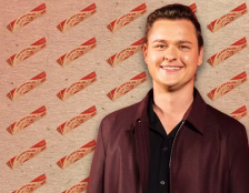 Cooper Tomlinson, de Obsession, faz pedidos questionáveis antes do lançamento no streaming