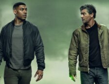 Lanterns estreia com mistério terrestre e dupla eletrizante: review sem spoilers do 1º episódio