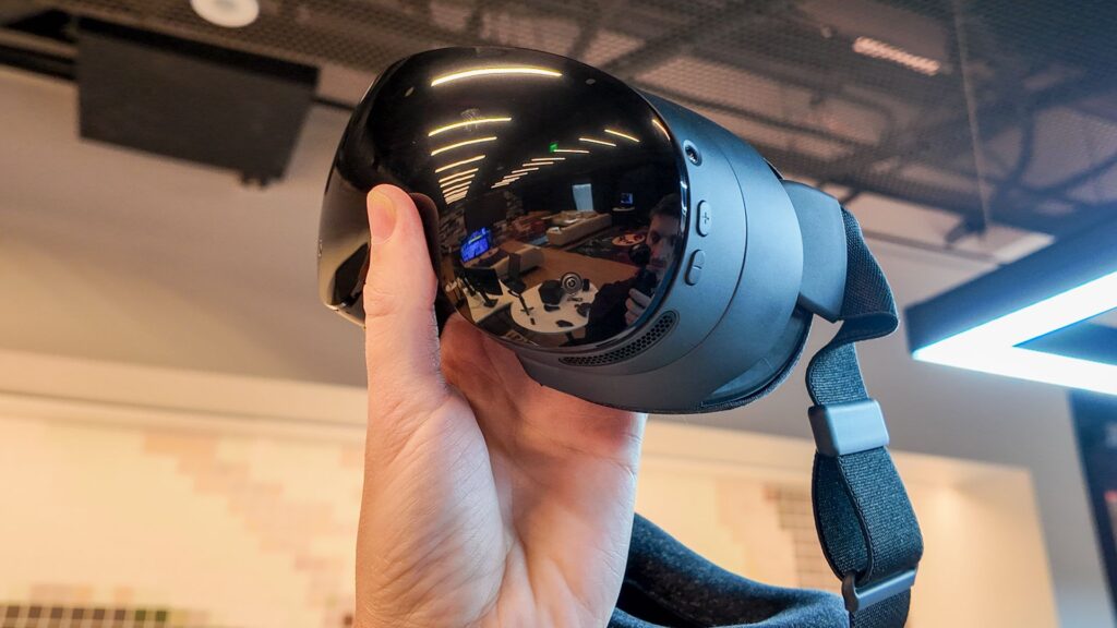 Vídeos de unboxing do Steam Frame vazam e mostram detalhes do aguardado headset de VR da Valve