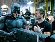 Zack Snyder retorna ao estúdio da Warner Bros. e reacende especulações sobre reconciliação