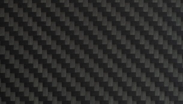 Dono de notebook Dell com mais de 8 anos relata dor causada por fibra de carbono no apoio de pulso