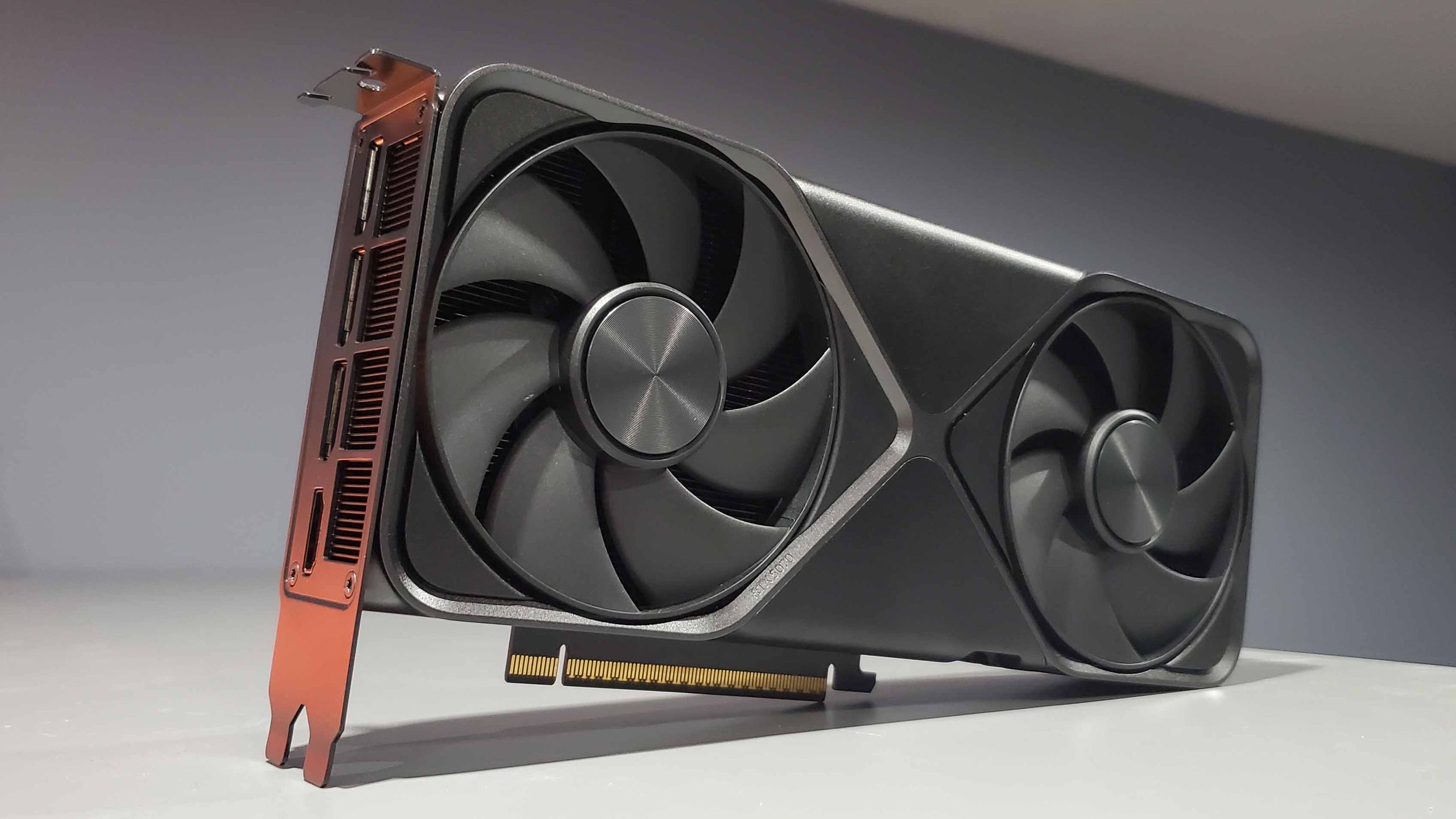 Nvidia pode lançar RTX 5070 com chip maior, mas preço deve continuar salgado