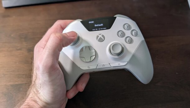 SteelSeries Aeon Pro: controle premium traz bateria infinita e suporte a Xbox e PC