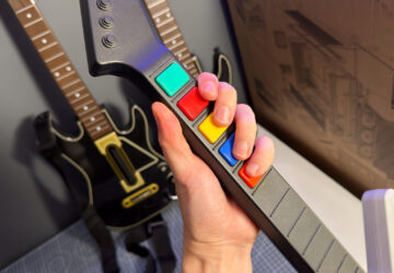 X-Plorer, o controle clássico de Guitar Hero, completa 20 anos e segue funcionando